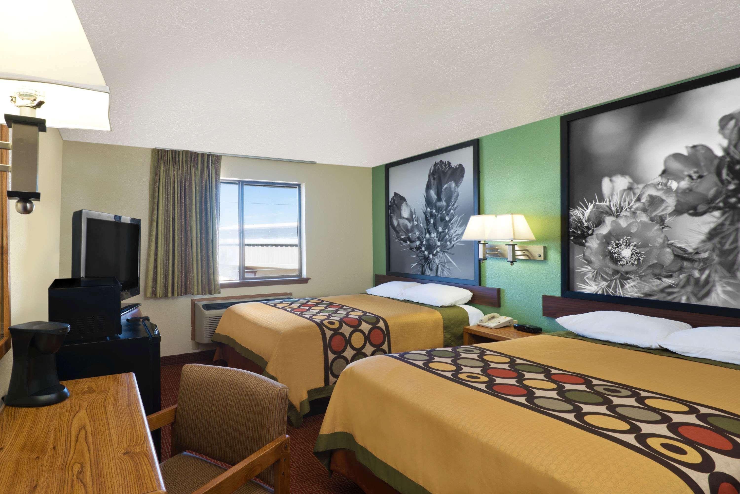 Super 8 By Wyndham Alamogordo - White Sands Bagian luar foto