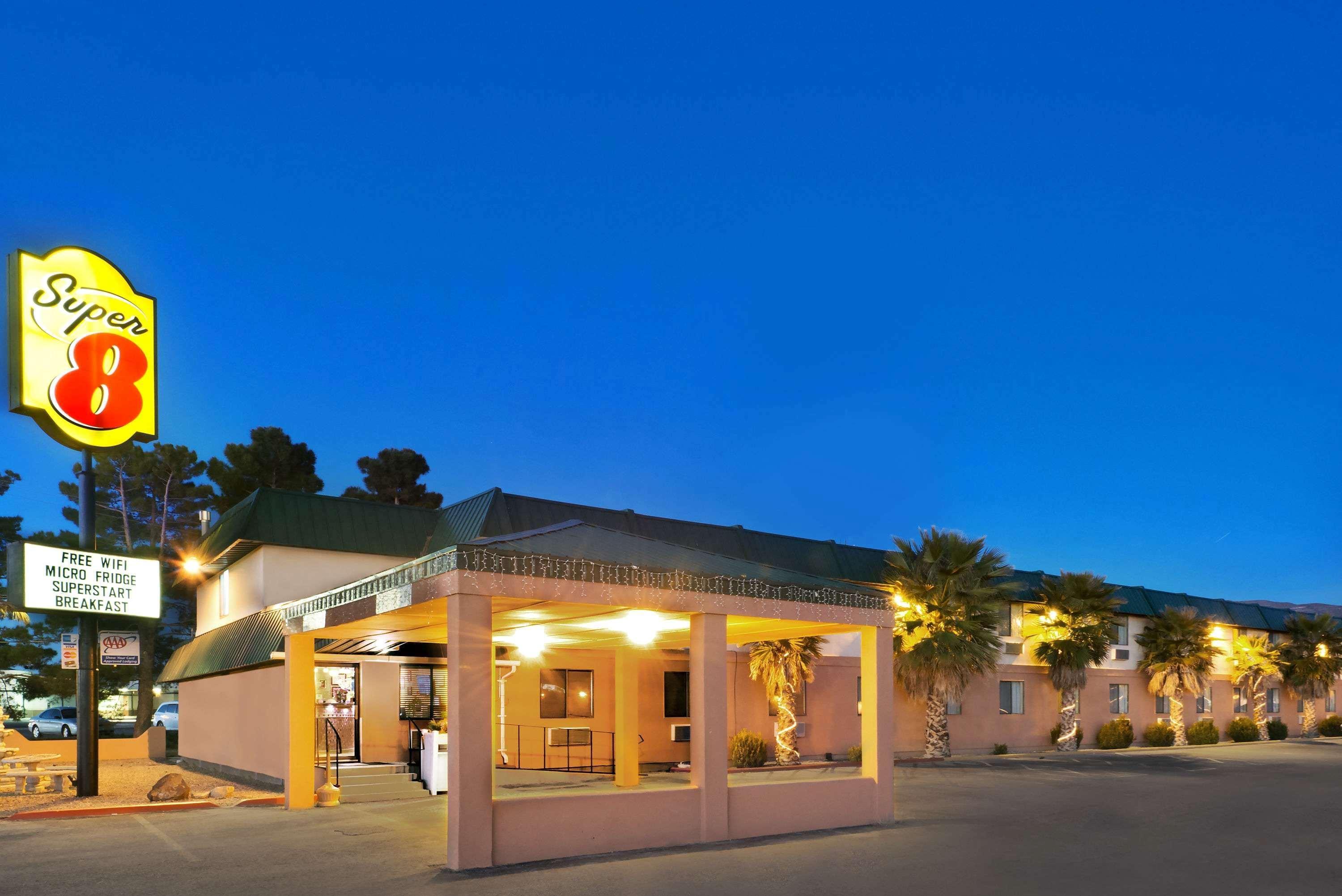 Super 8 By Wyndham Alamogordo - White Sands Bagian luar foto