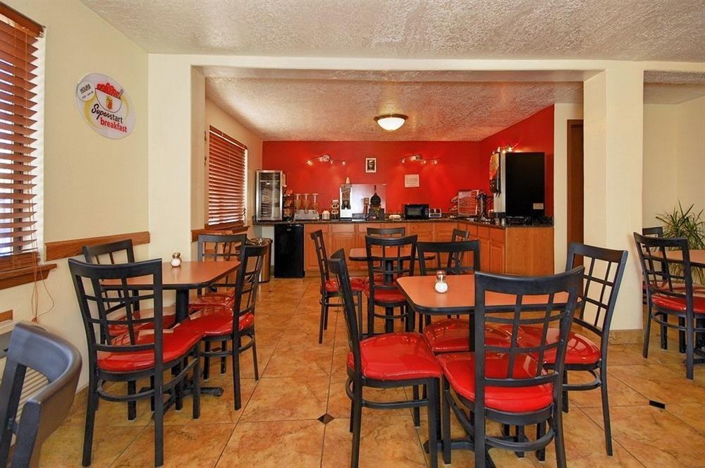 Super 8 By Wyndham Alamogordo - White Sands Bagian luar foto